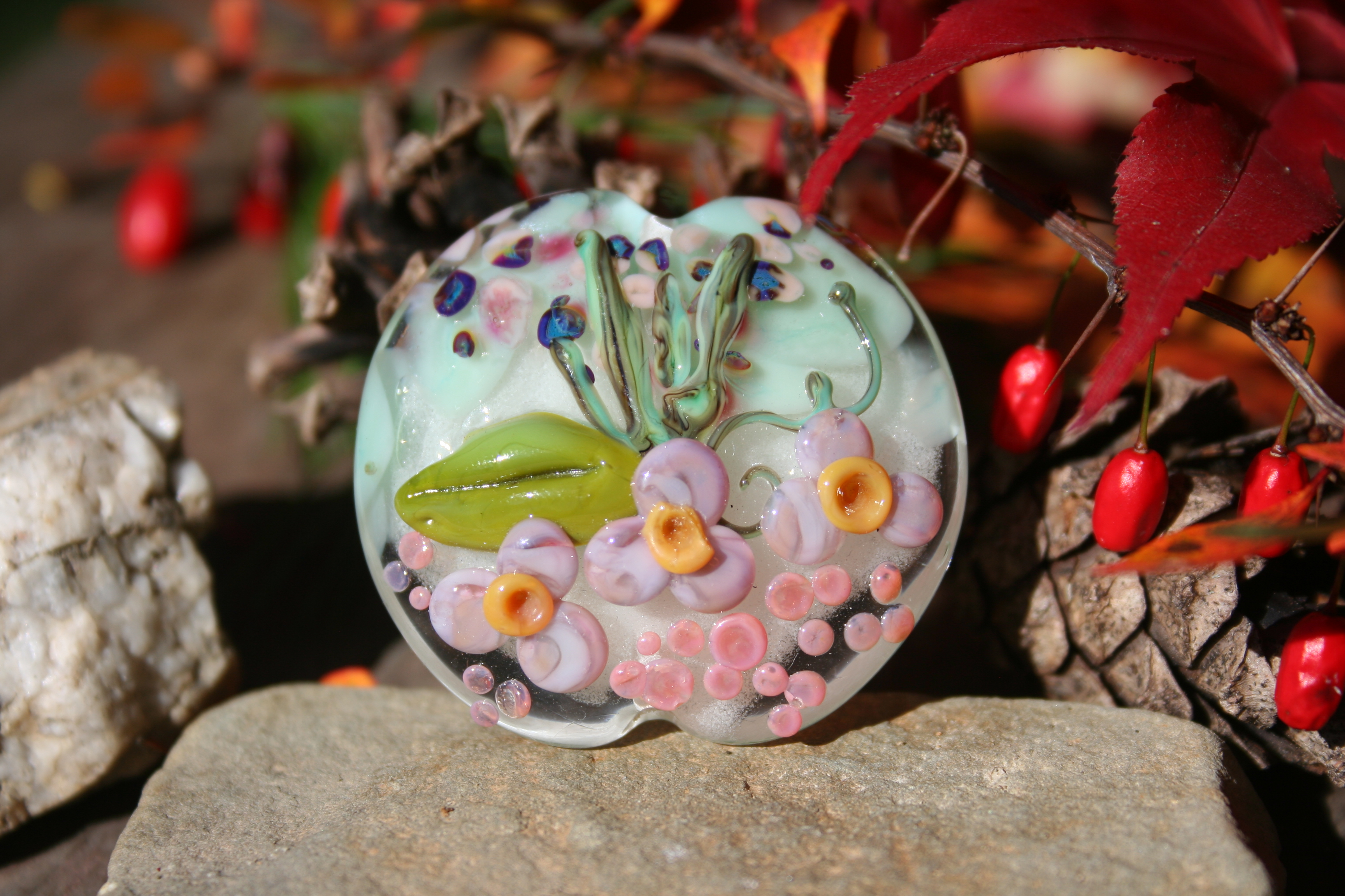 glass bead-lentil shaped detailed floral-