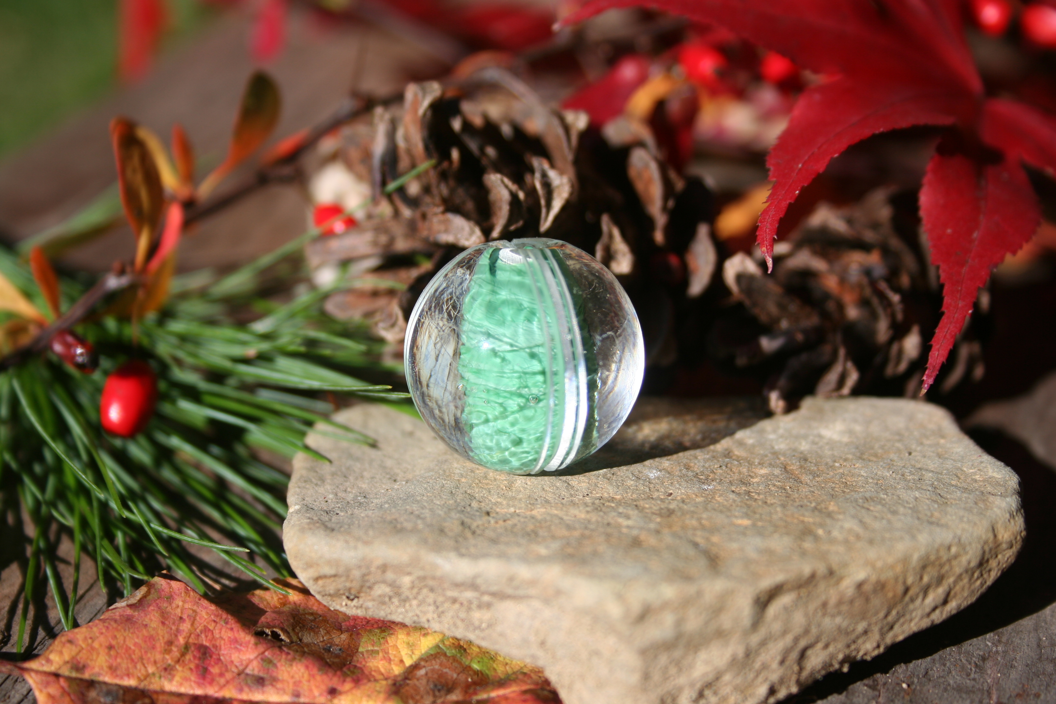 glass bead=Green carved-