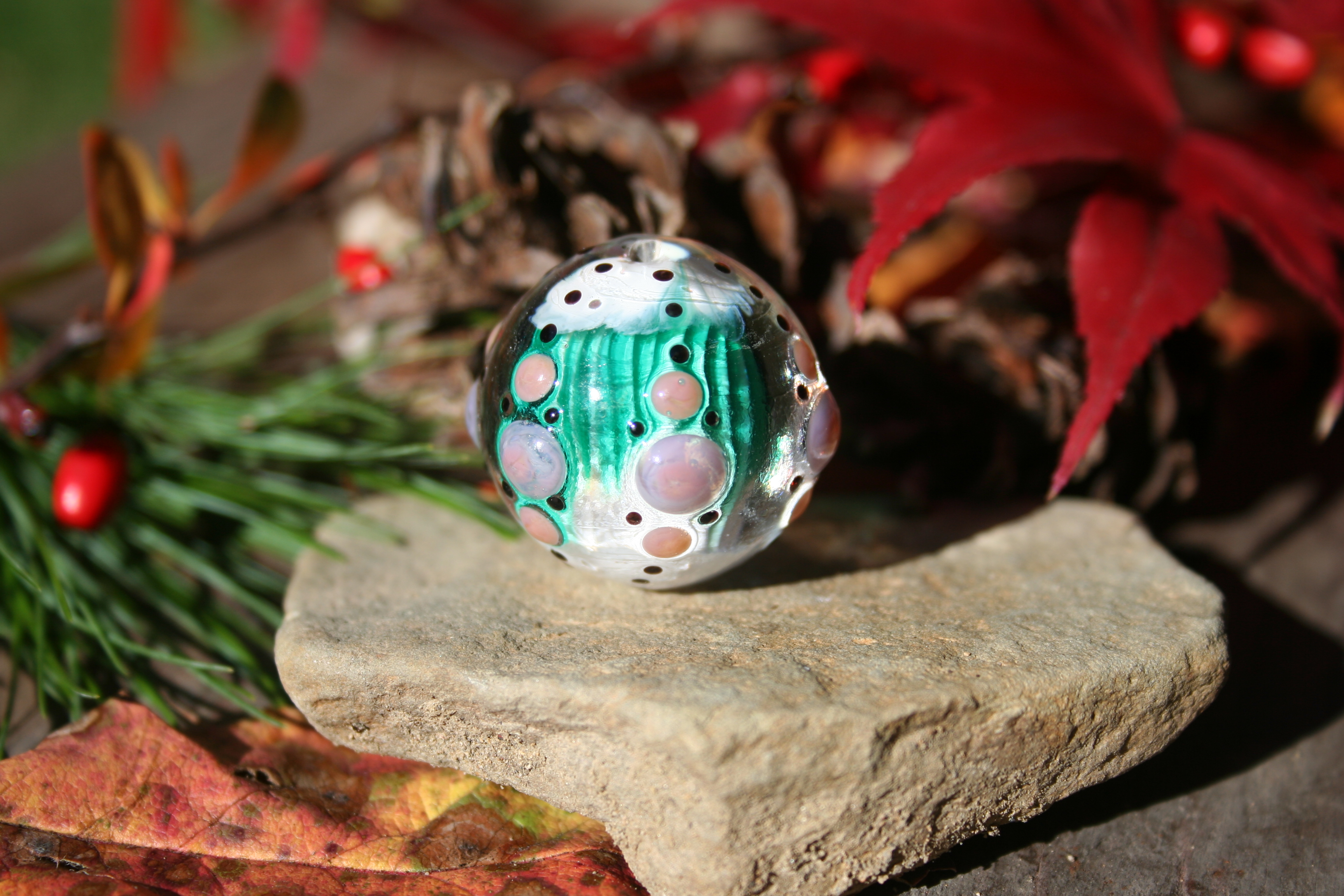 glass bead-Green, White and Pink